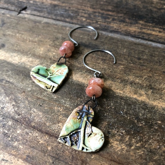 Ceramic Heart Gemstone Earrings - Picture 1 of 8